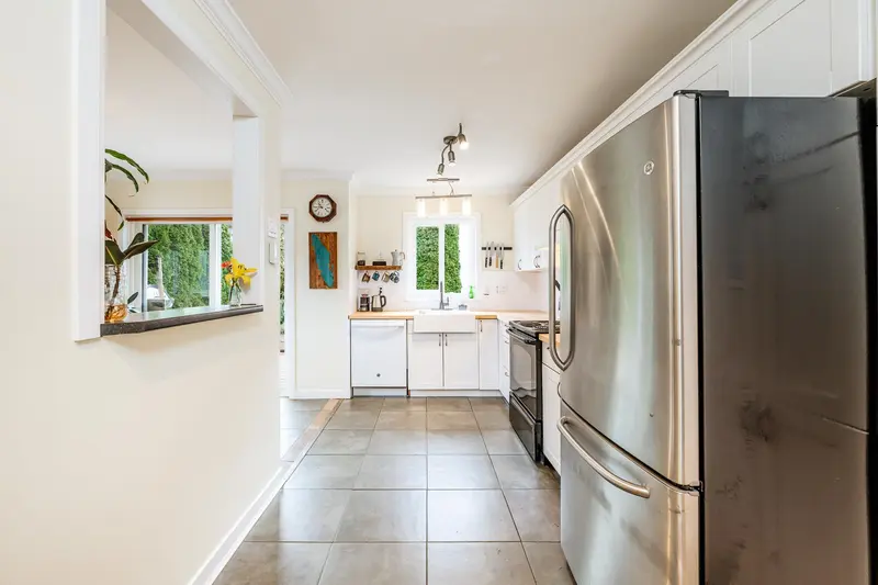 1 38468 WILSON CRESCENT - photo 2 of 25