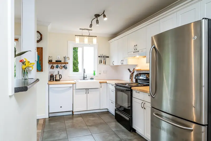 1 38468 WILSON CRESCENT - photo 3 of 25