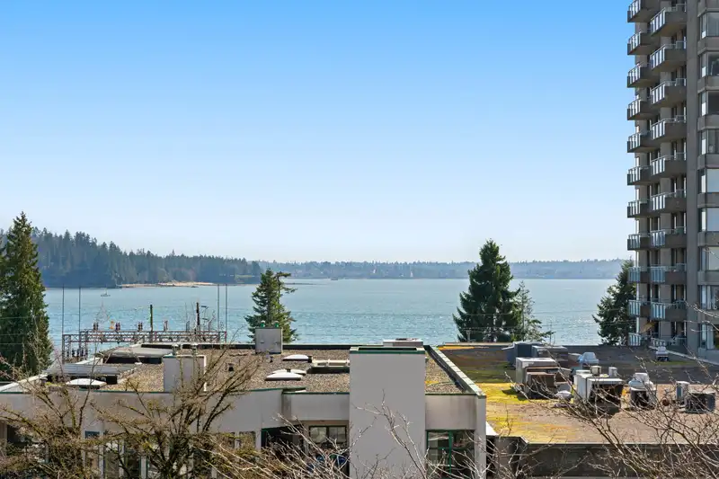 401 1765 MARINE DRIVE - photo 2 of 20