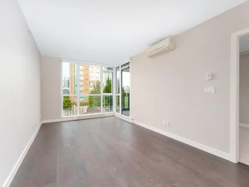605 6180 COONEY ROAD - photo 2 of 25