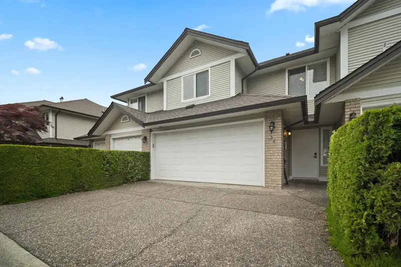 32 1370 RIVERWOOD GATE BOULEVARD - photo 2 of 35