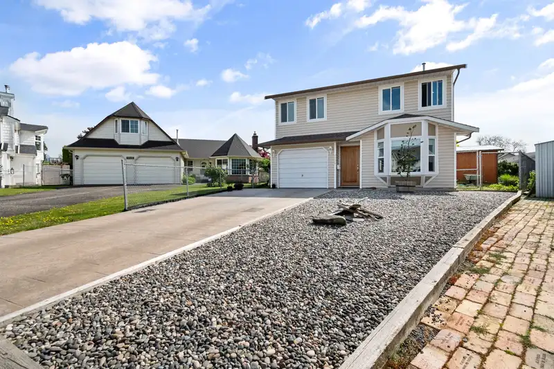 9525 NORTHVIEW STREET - photo 3 of 36