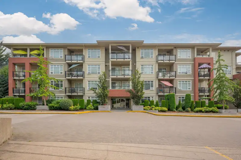 B208 20211 66TH AVENUE - photo 1 of 40