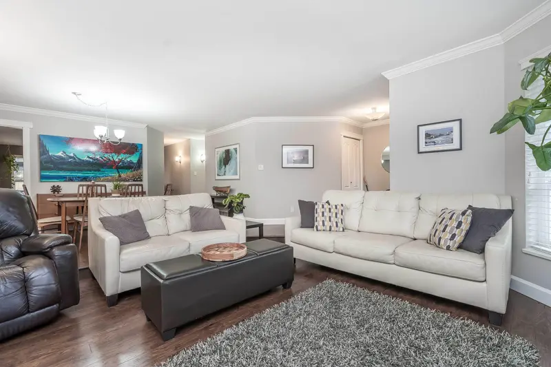 14086 17 AVENUE - photo 4 of 25