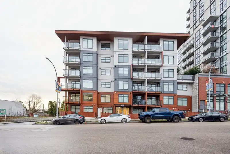 207 232 SIXTH STREET - photo 1 of 33