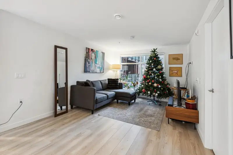 207 232 SIXTH STREET - photo 4 of 33