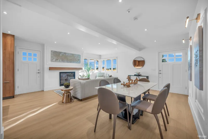 103 1125 CARTIER AVENUE - photo 1 of 25