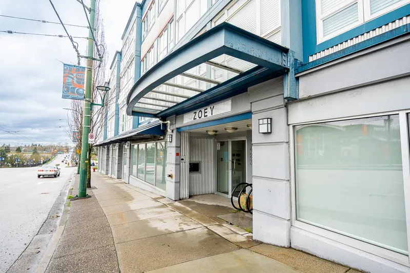 303 3423 E HASTINGS STREET - photo 4 of 25