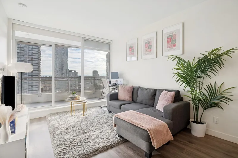 1604 13318 104 STREET - photo 4 of 20