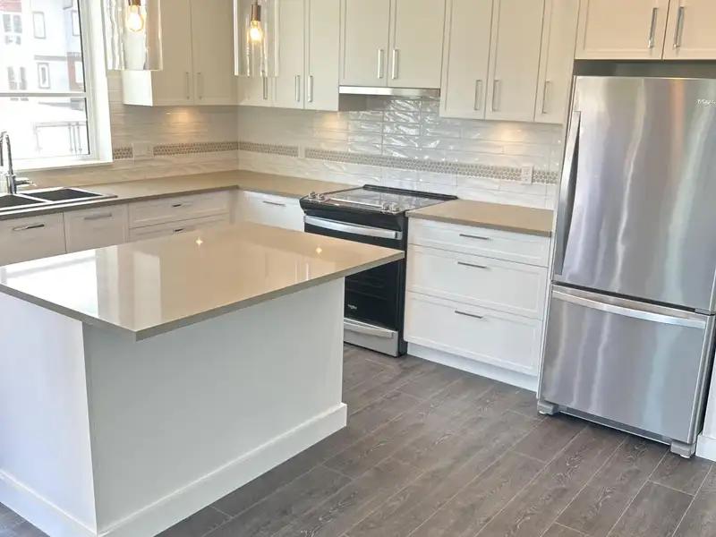B218 20834 80 AVENUE - photo 2 of 16