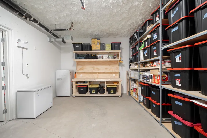 228 650 E 2ND STREET - photo 3 of 25