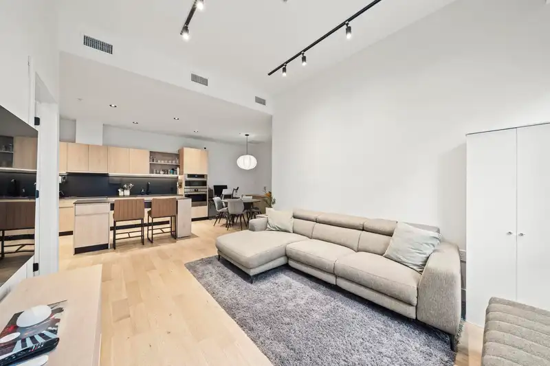 3958 DUMFRIES STREET - photo 2 of 36