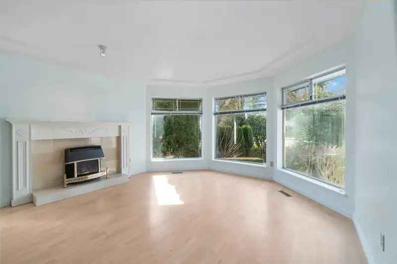 1769 FOSTER AVENUE - photo 4 of 39