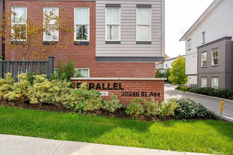 29 20246 81 AVENUE - photo 1 of 37