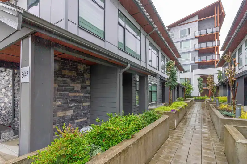 6 8447 115 STREET - photo 2 of 18