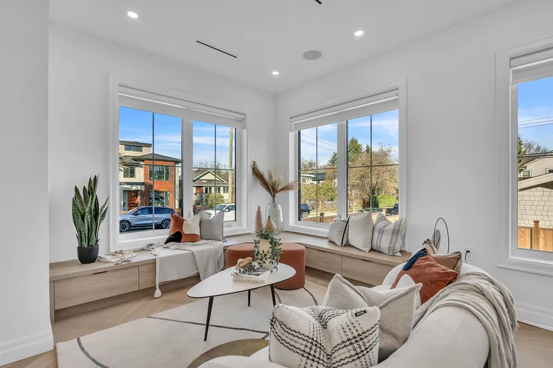 3526 E LAKEWOOD STREET - photo 1 of 25