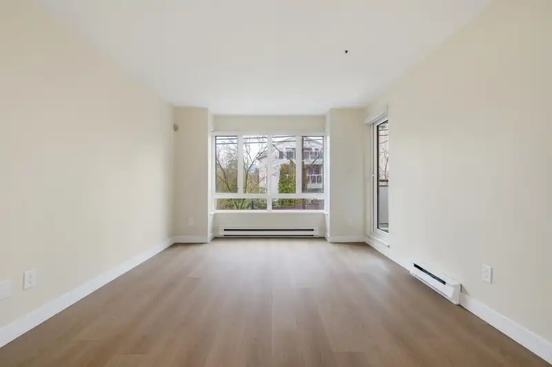 205 1823 E GEORGIA STREET - photo 3 of 21