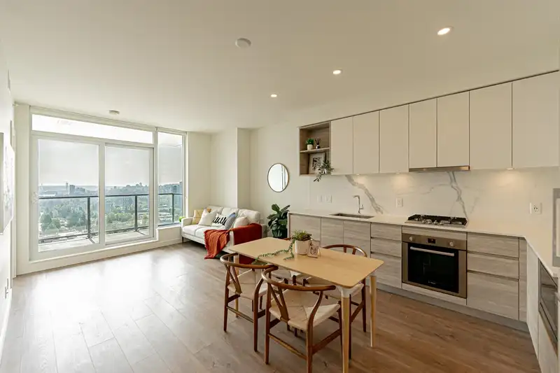 1406 585 AUSTIN AVENUE - photo 1 of 23