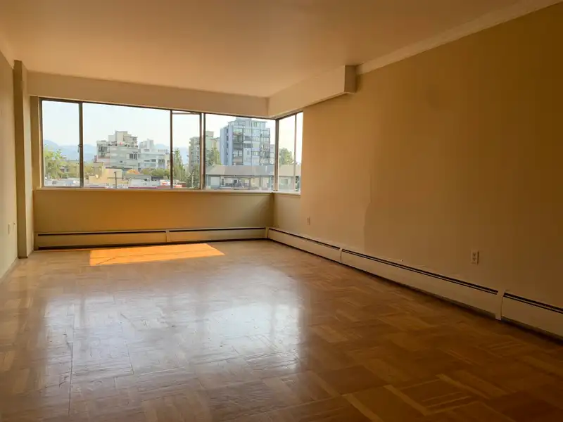 606 1050 CHILCO STREET - photo 2 of 26