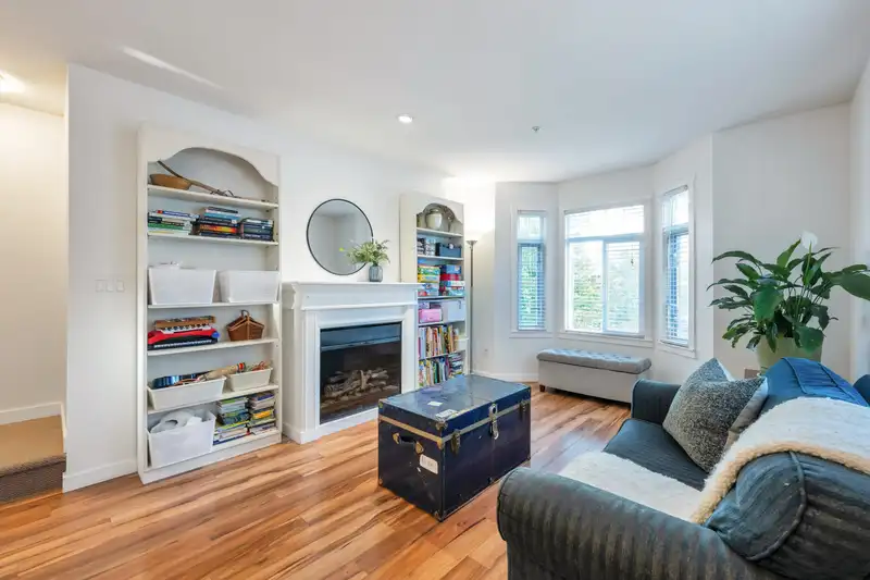 14 2865 273 STREET - photo 2 of 30