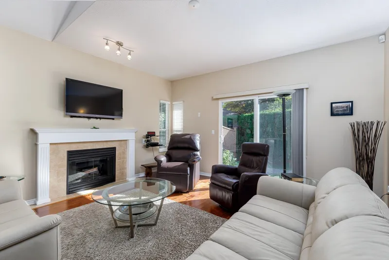 15 18939 65 AVENUE - photo 3 of 25