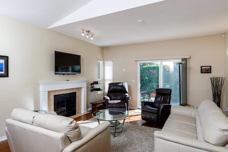 15 18939 65 AVENUE - photo 4 of 25