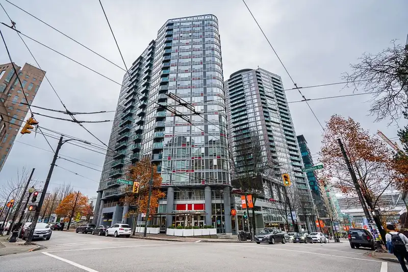 1907 788 HAMILTON STREET - photo 1 of 32