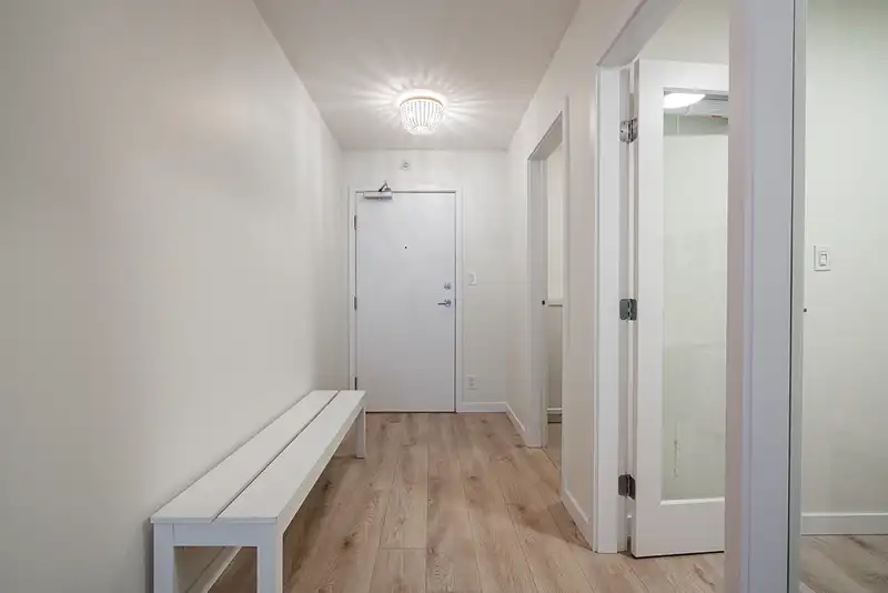 1907 788 HAMILTON STREET - photo 2 of 32