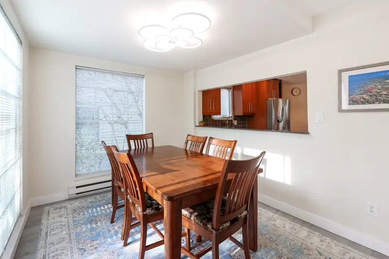 10 838 TOBRUCK AVENUE - photo 4 of 25