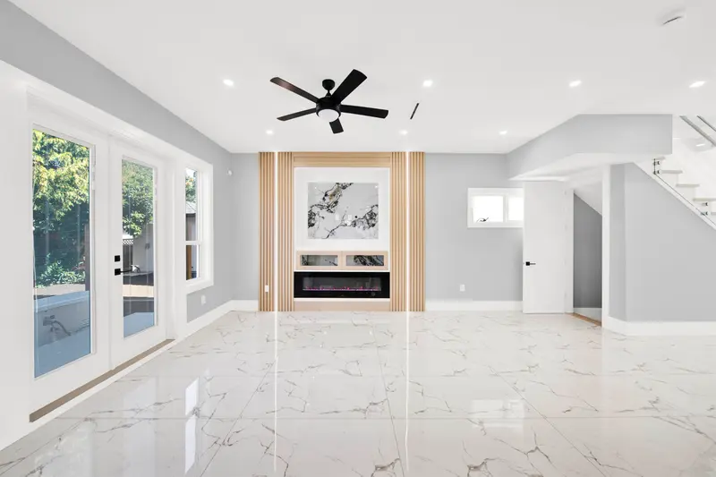 11775 82B AVENUE - photo 4 of 25