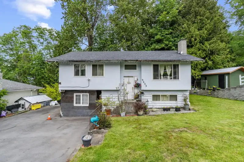 9605 QUEENS PLACE - photo 1 of 25