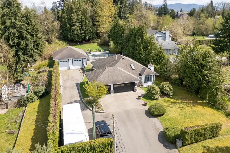 8572 BANNISTER DRIVE - photo 3 of 39