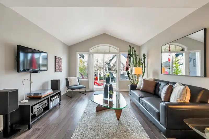 16 4740 221 STREET - photo 4 of 40