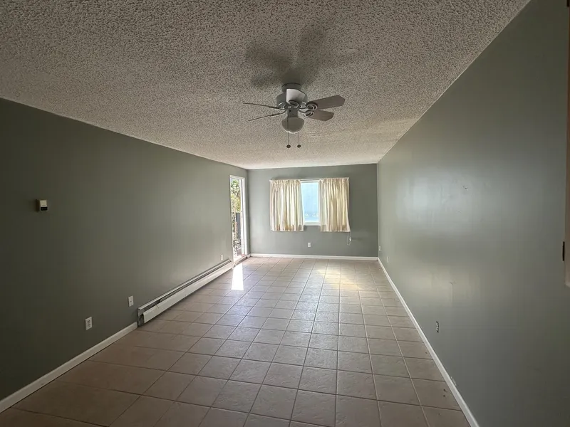 104 1122 KING ALBERT AVENUE - photo 4 of 9