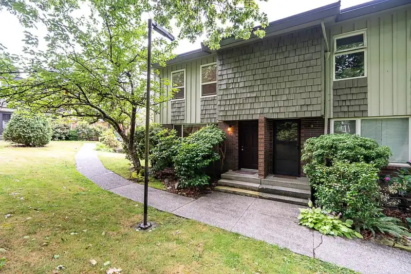 130 9061 HORNE STREET - photo 1 of 40