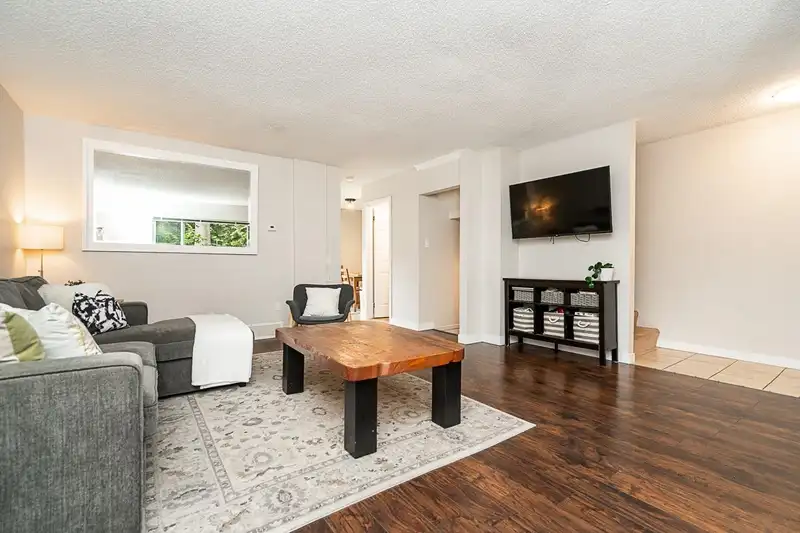 130 9061 HORNE STREET - photo 4 of 40