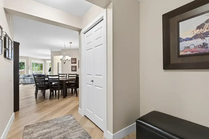 305 15155 22 AVENUE - photo 2 of 40