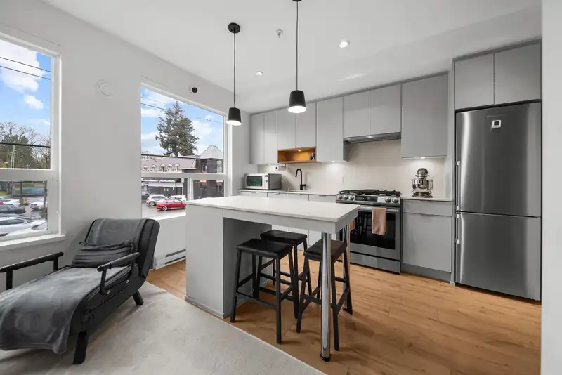 220 2493 MONTROSE AVENUE - photo 1 of 24