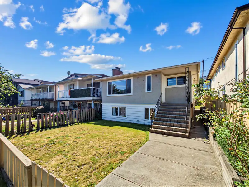 2514 E 27TH AVENUE - photo 1 of 30