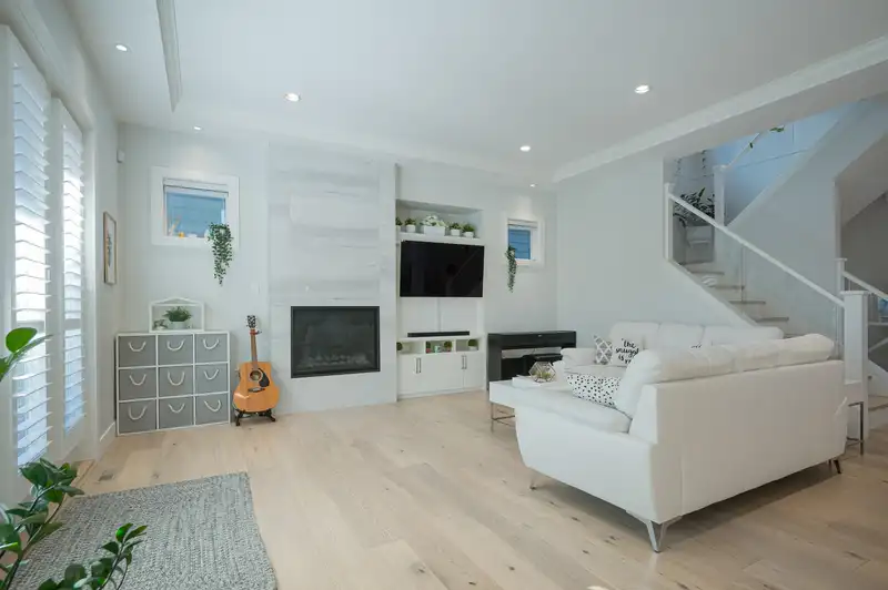 2572 164 STREET - photo 3 of 37
