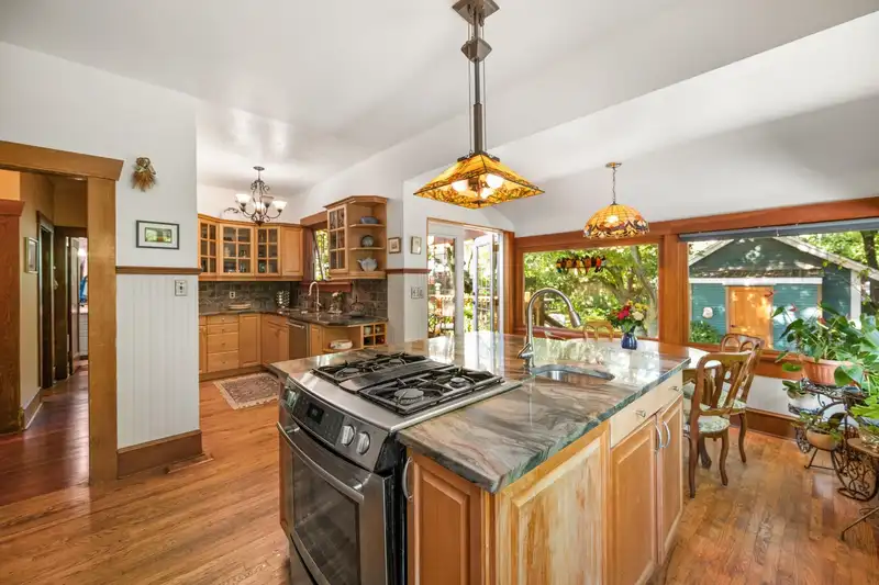 207 EIGHTH STREET - photo 3 of 38