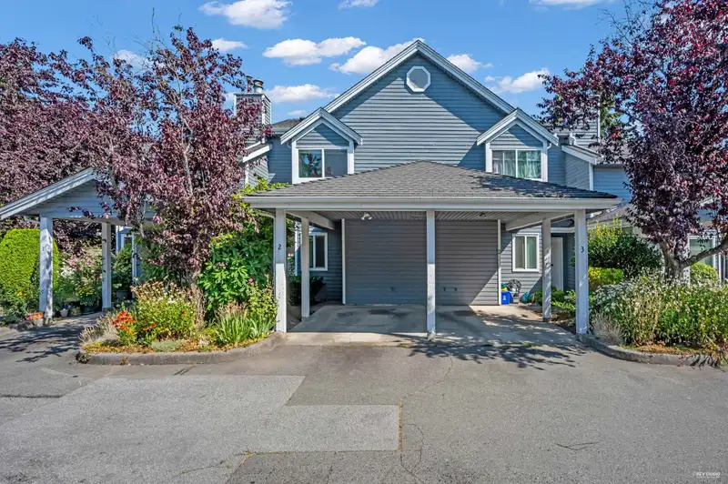 2 7240 LANGTON ROAD - photo 1 of 33