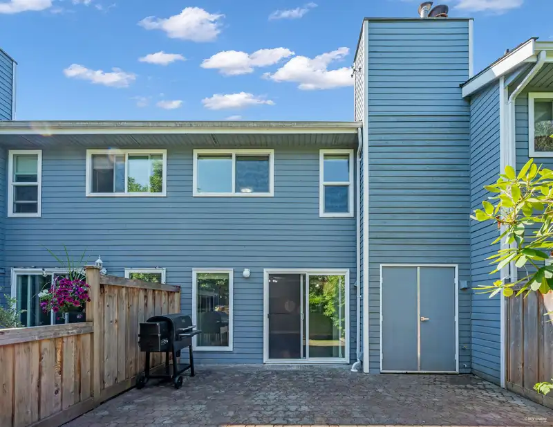 2 7240 LANGTON ROAD - photo 3 of 33