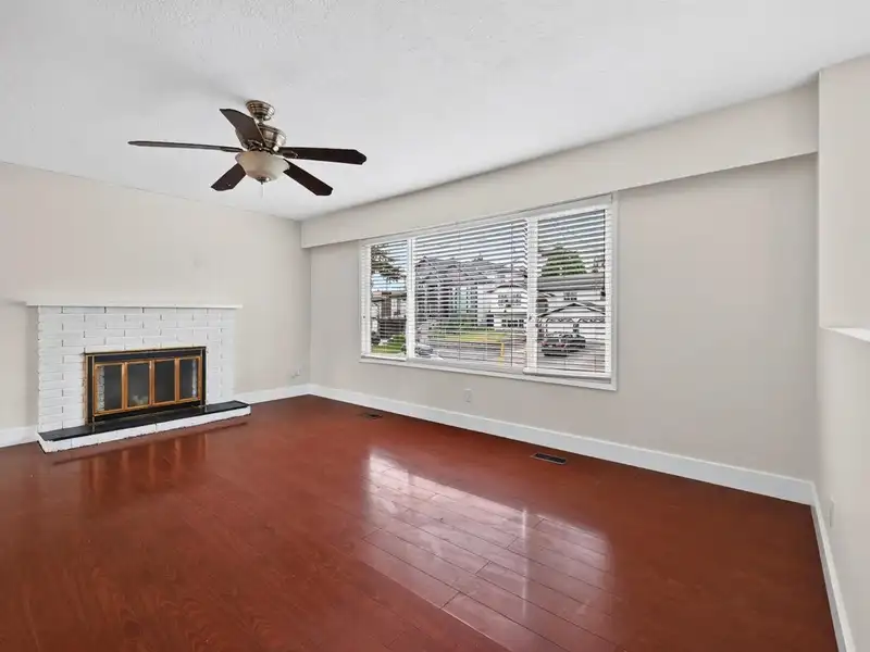 2068 RIDGEWAY STREET - photo 3 of 26