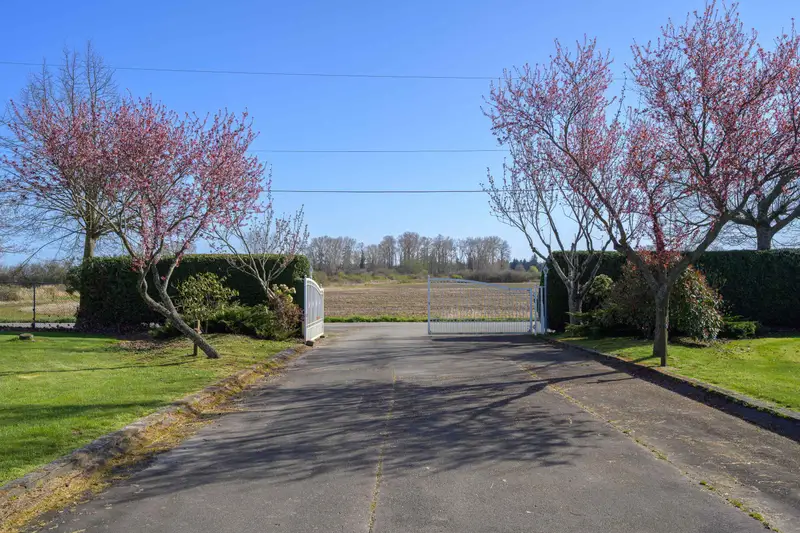 2150 56 STREET - photo 3 of 25