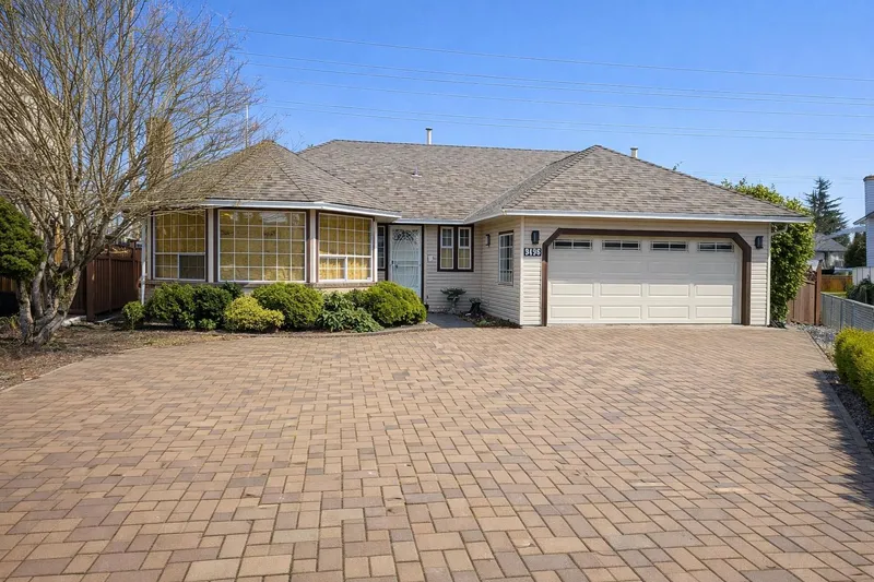 9496 160A STREET - photo 1 of 4