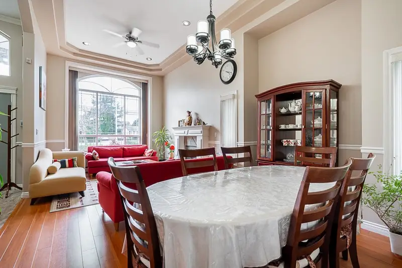 8358 144 STREET - photo 3 of 25