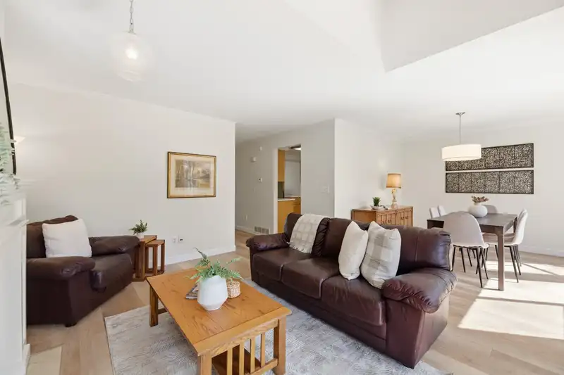 103 10538 153 STREET - photo 4 of 29