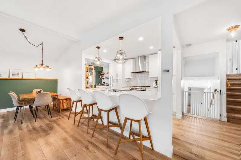 2280 KING ALBERT AVENUE - photo 4 of 25