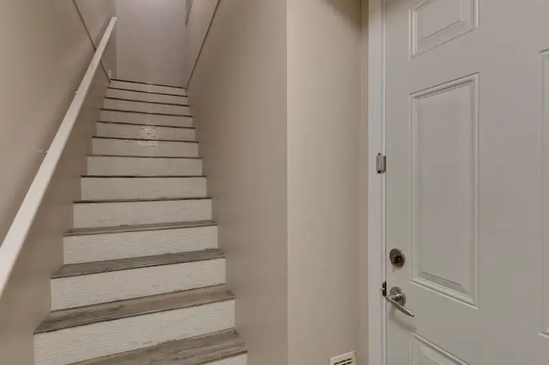 189 9133 GOVERNMENT STREET - photo 3 of 35